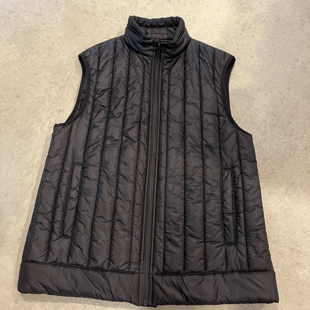 Tumi Black Quilted Vest with Stand-Up Collar Men’s Medium